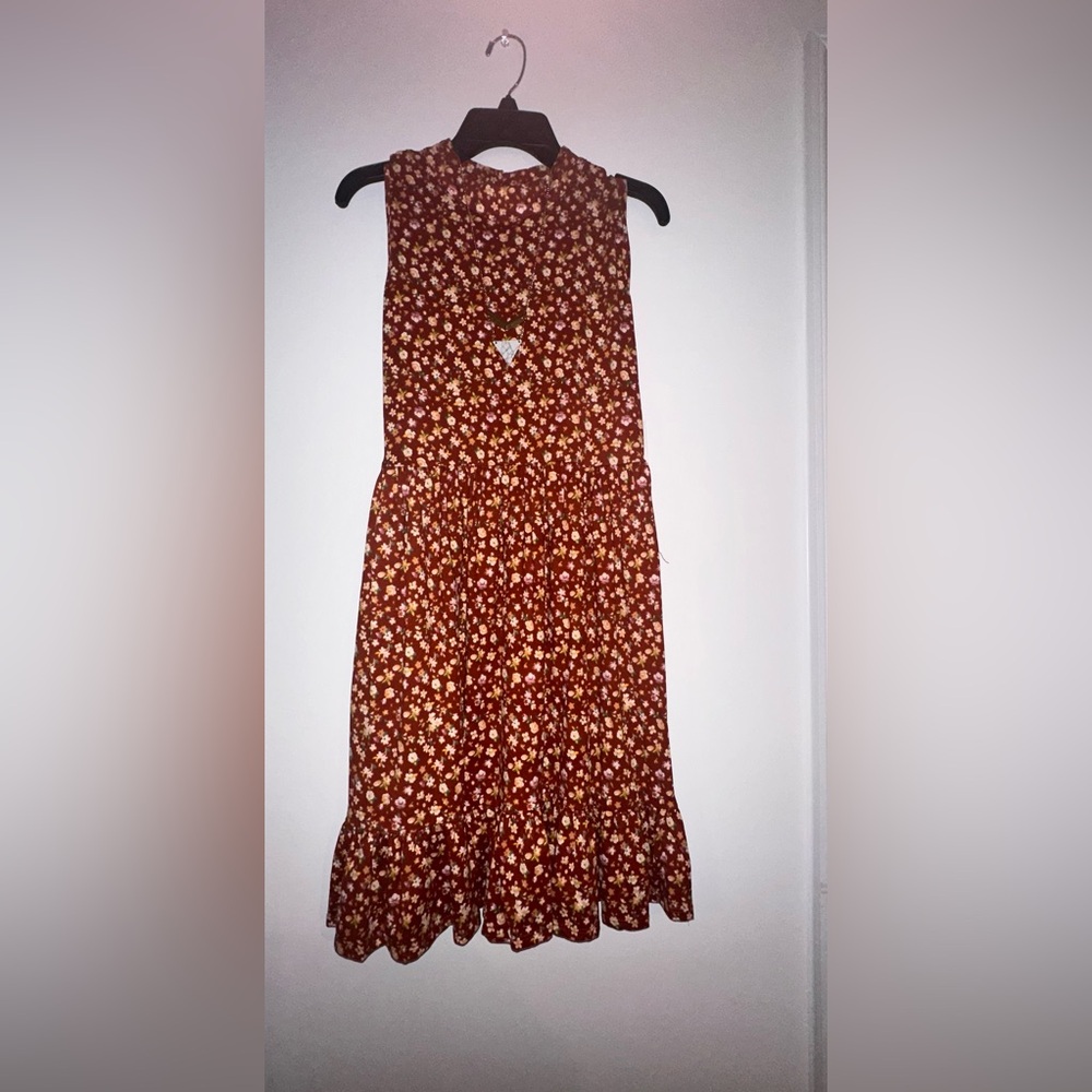 Floral print casual dress.